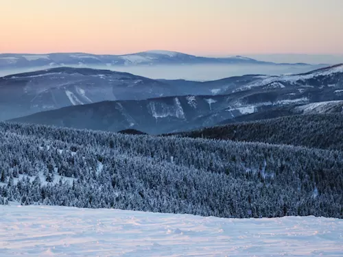 Jarní prázdniny a zima v Jeseníkách a Rychlebských horách: lesní bar, lyžování a zážitky s dětmi