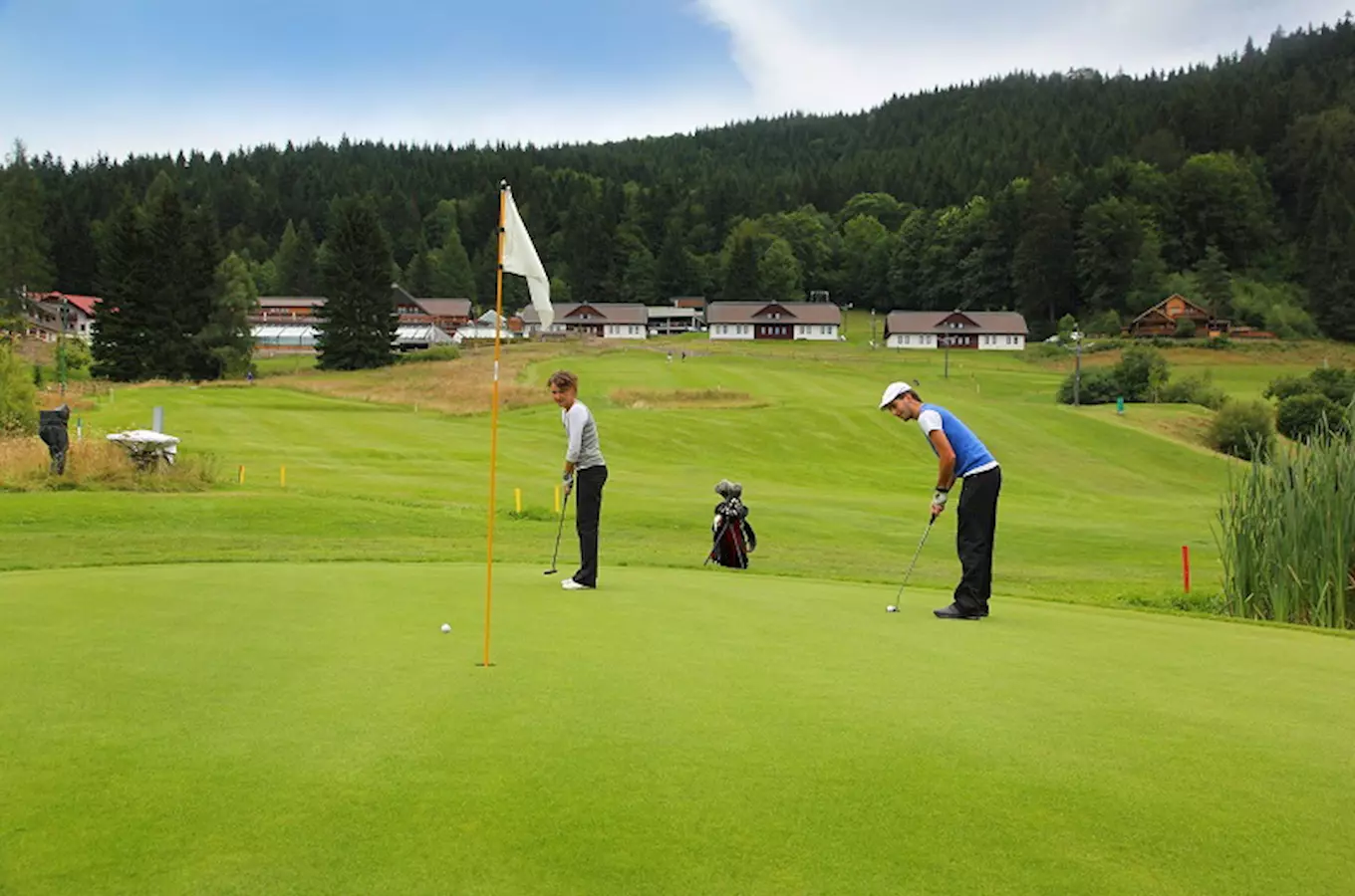 Ve Velkých Karlovicích zacíná golfová sezóna