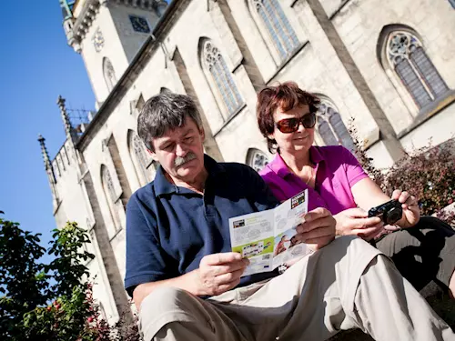 U kostela sv. Jakuba s rodnou světničkou Bohuslava Martinů