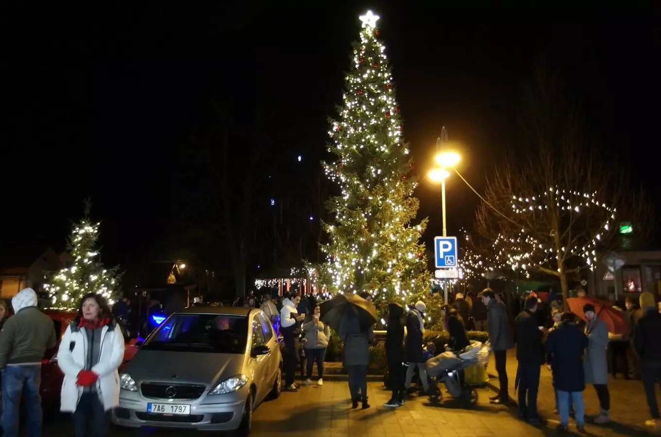 Rozsvícení vánočního stromu v Pozlovicích