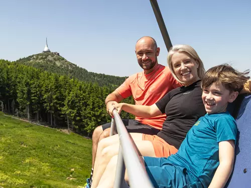 Poslední prázdninová jízda na Ještědu se slevou na lanovku