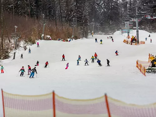 Areál Monínec otevřel lyžařskou sezónu jako první! Pod Javorovou skálou se už lyžuje