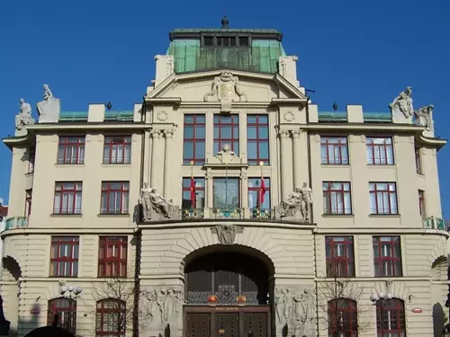 V jako vítězství – výstava k 80. výročí konce druhé světové války v Praze