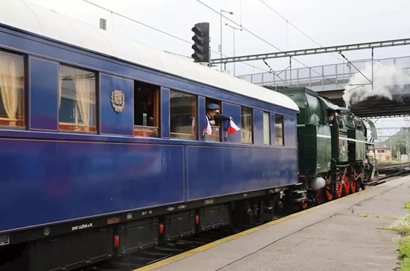 Prezidentský vlak se třemi unikátními vozy docestoval do Prahy