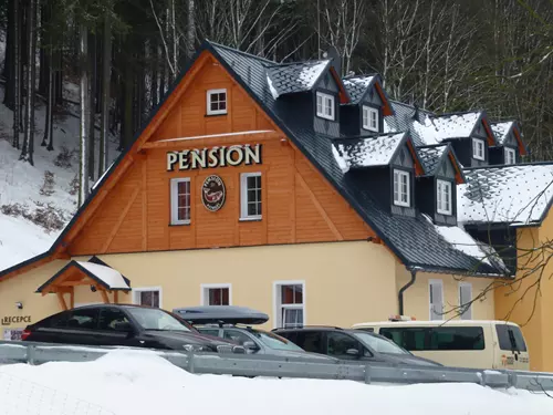 Pension Pstruží - zima parkoviště