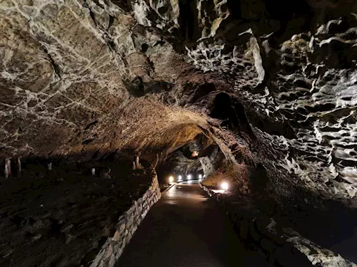 Jeskyně, sklepení, štoly i katakomby: Ochlaďte se v podzemí!