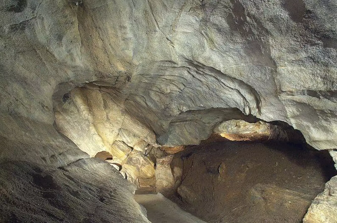 Chýnovské jeskyne
