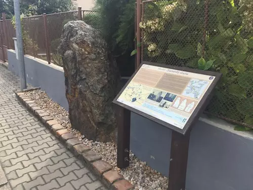 Menhir Kamenný slouha v Chabrech