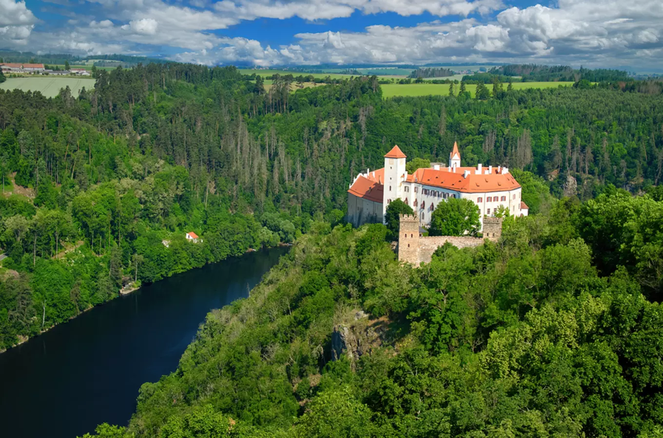 Šermíři, žonglérská dílna i jarmark! To vše vás čeká na hradě Bítov