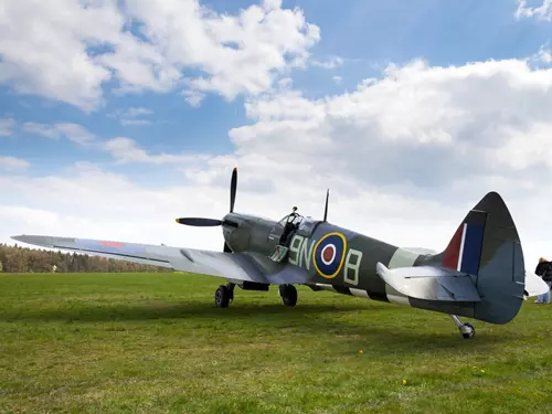 Letci v RAF – muži, kteří zasáhli do světových dějin