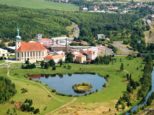 Velké manévry: malá kaple, obří kostel a další „stěhovavé“ stavby