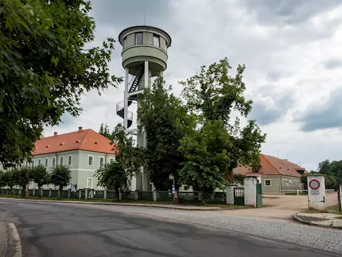 Vodárenská věž v Kladrubech nad Labem