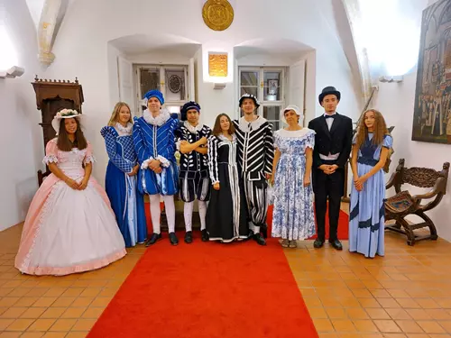 Kostýmované prohlídky zámku – Historický kolotoč a hry našich předků