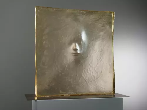 Radim Hanke, Ofélie, 2006, pryskyřice, ocel, 100 x 100 cm
