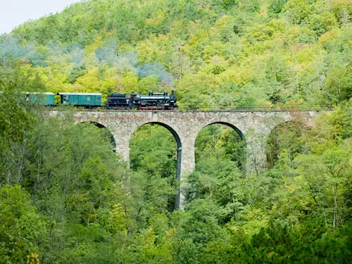 Železniční viadukt Žampach, kudy z nudy