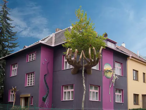 Surrealistický dům Lubo Kristka v Brně 