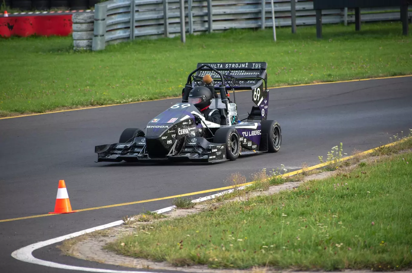 Tul Racing Závodní monopost týmu FS TUL Racing – Kudy z nudy