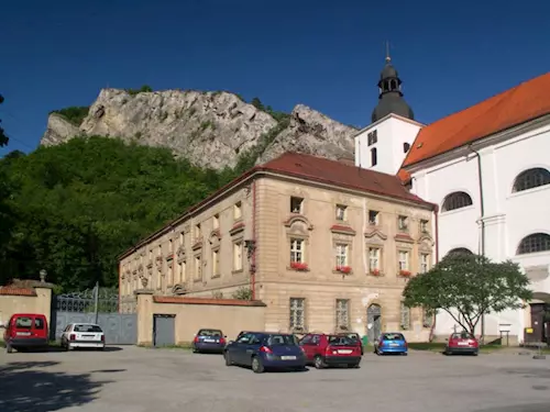 Benediktinský klášter Svatý Jan pod Skalou