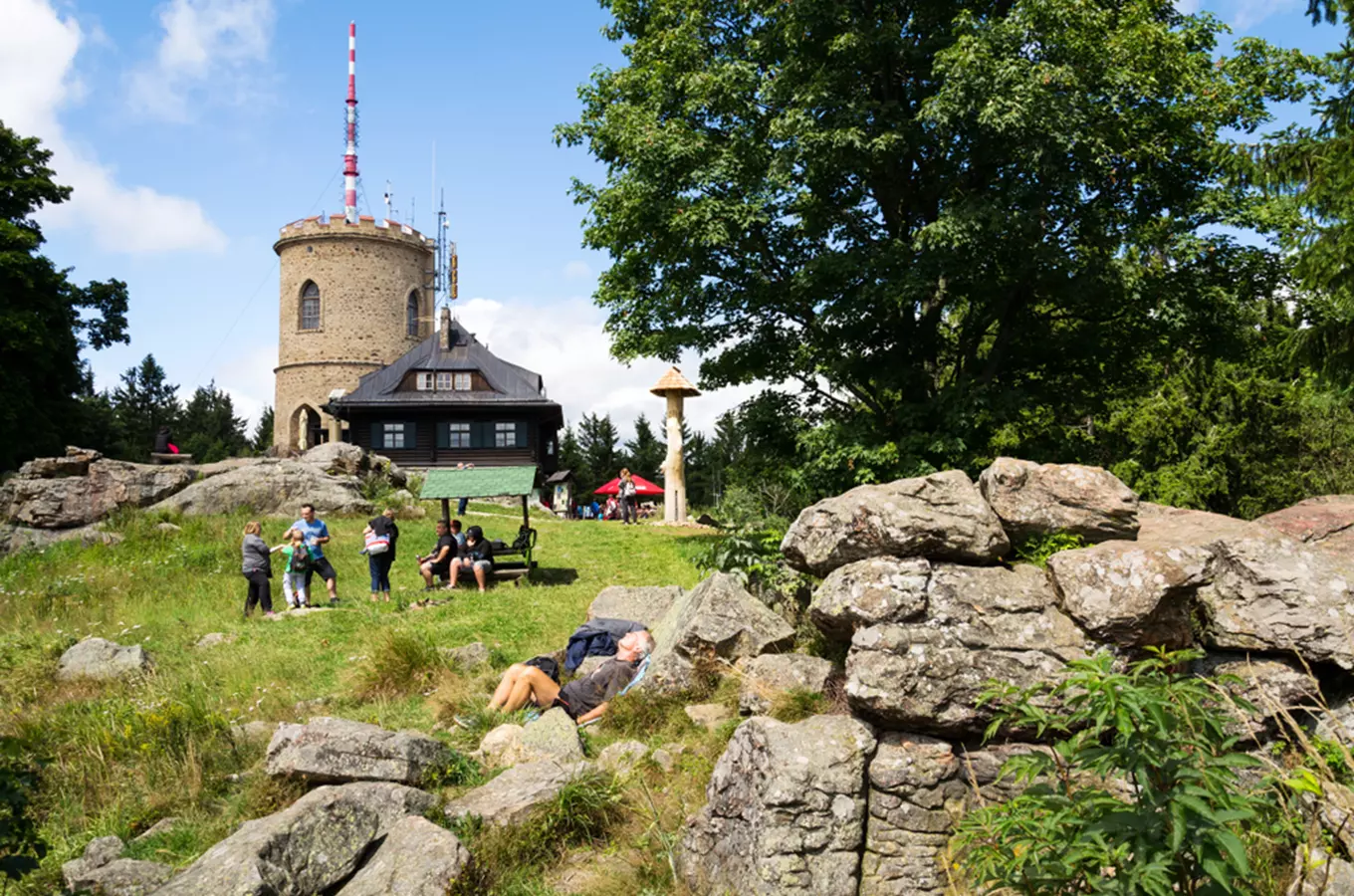 Rozhledna Kleť v Blanském lese – nejstarší kamenná rozhledna v České republice