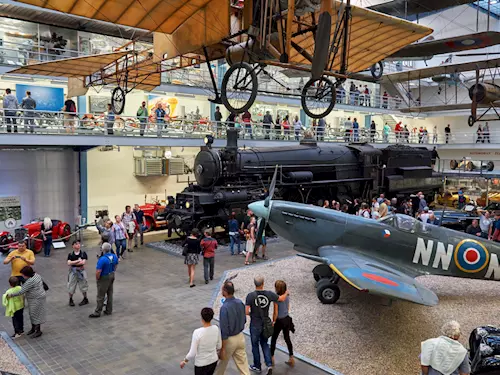 Národní technciké muzeum připomíná 80 let od narození Václava Havla volným vstupem