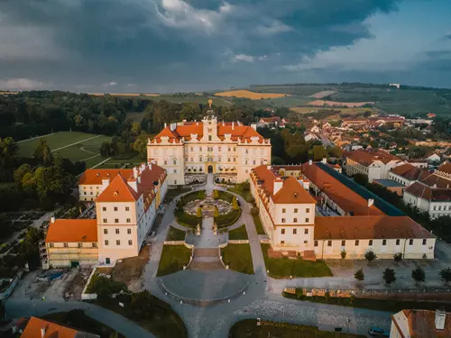 Zámek Valtice se pustil do rekonstrukce předzámčí