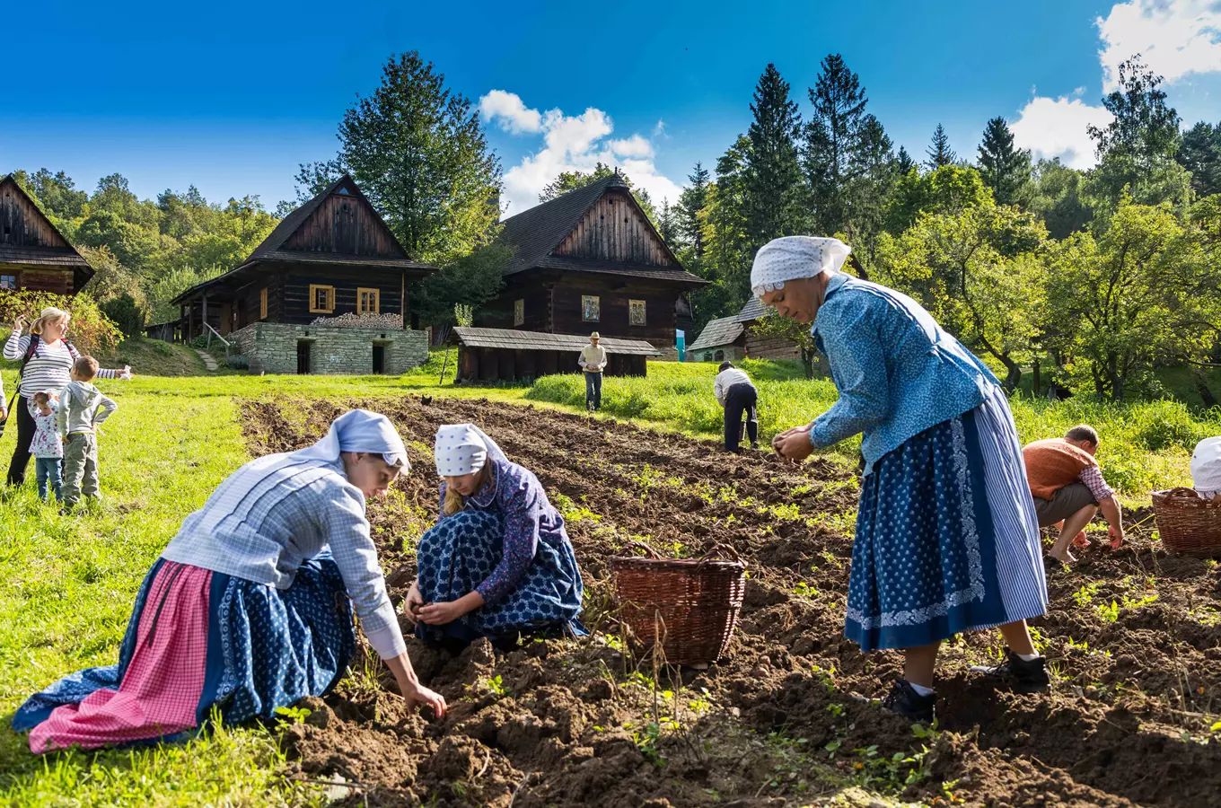 Skanzeny, lidová architektura, Kudy z nudy