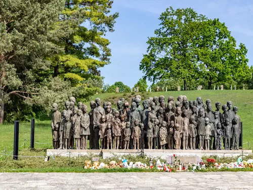 Památník Lidice – vzpomínka na obec vypálenou nacisty