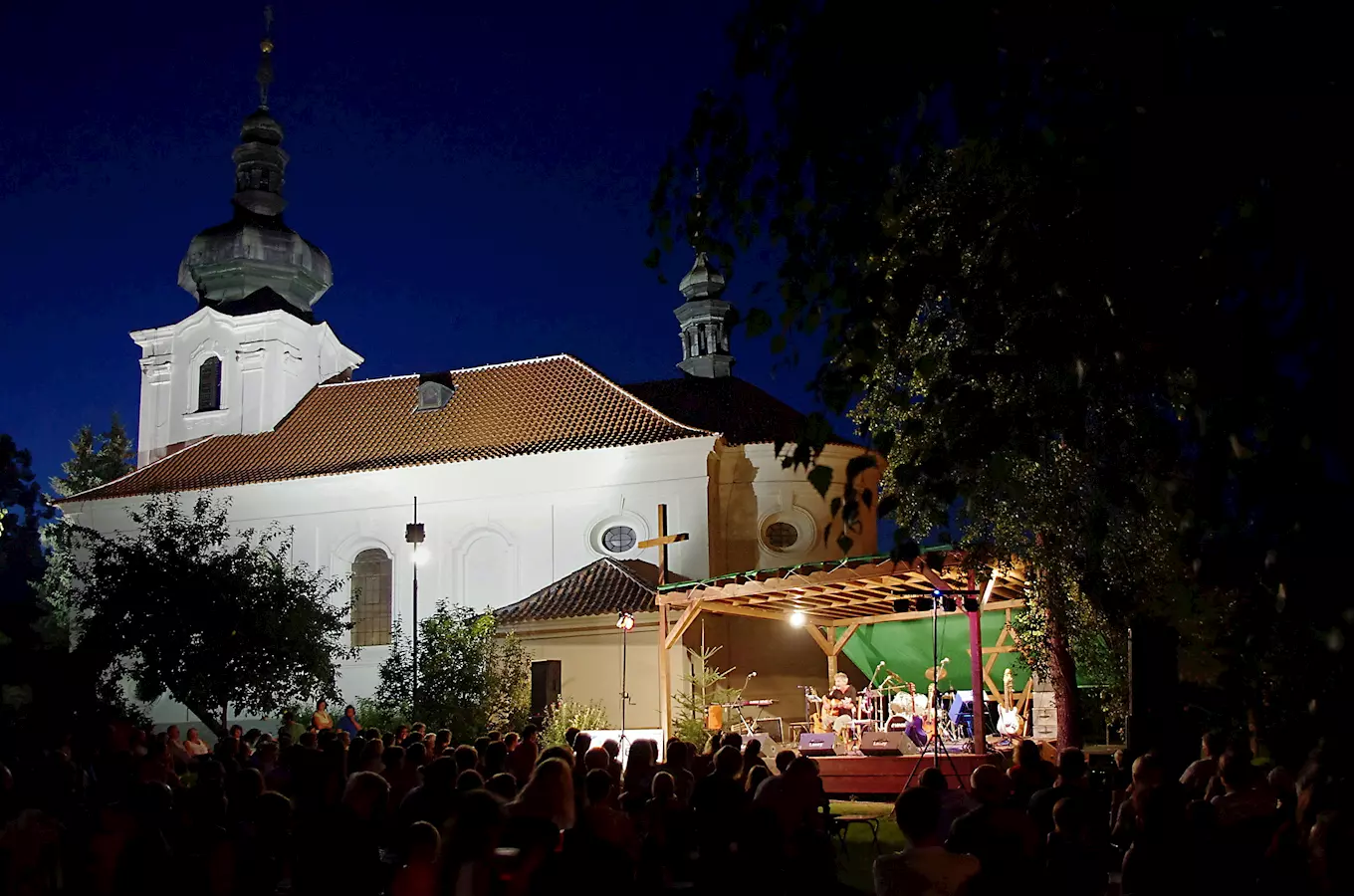 Kostel sv. Bartoloměje v Libčicích nad Vltavou