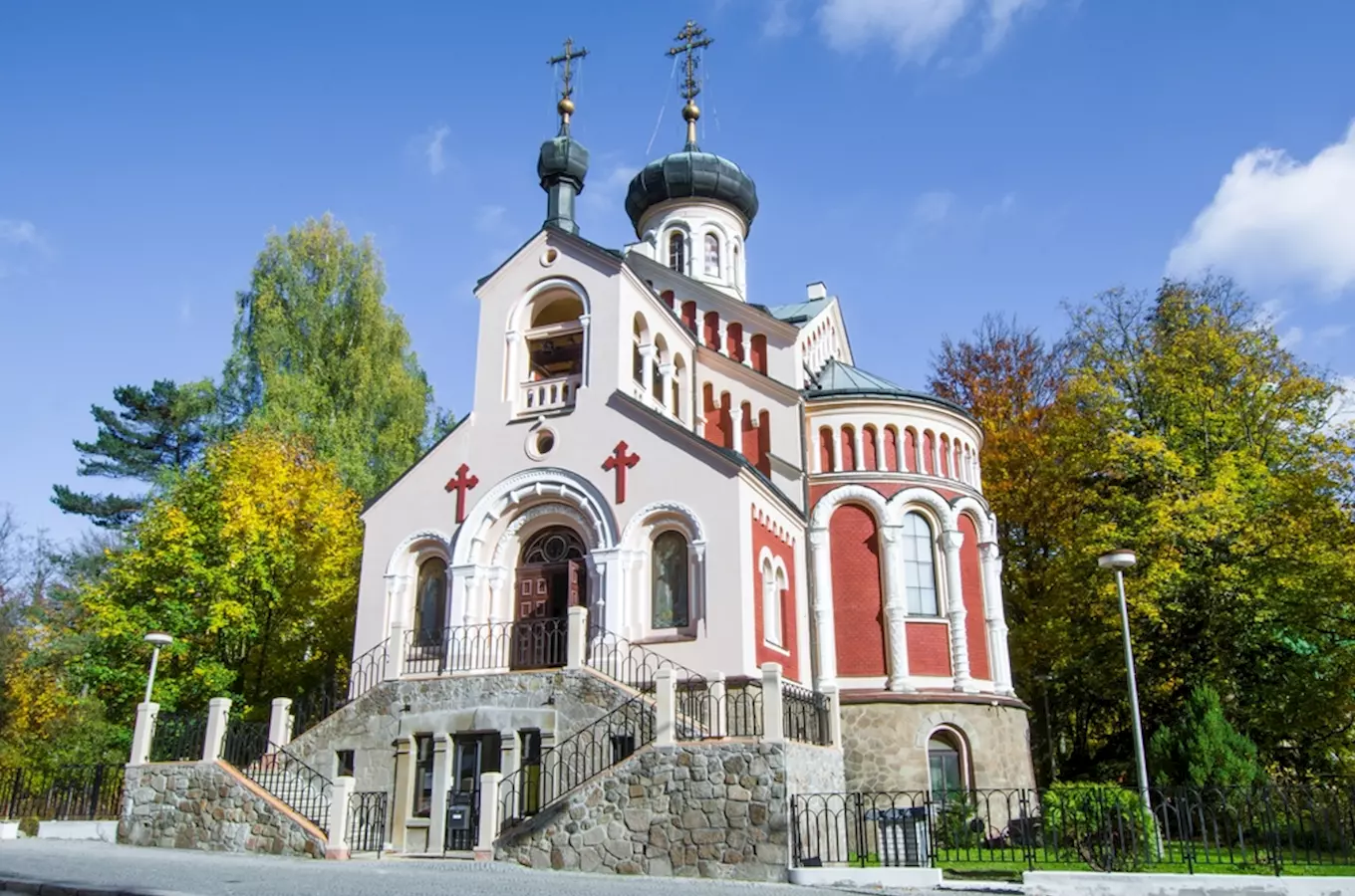 Zlaté kopule a pohádková architektura: poznejte nejkrásnější pravoslavné kostely