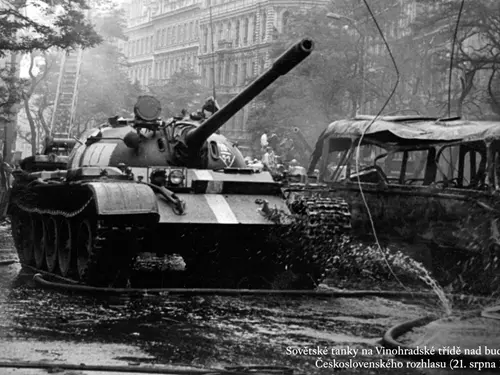 Dobovou tramvají do mrazivých dnů invaze v r. 1968