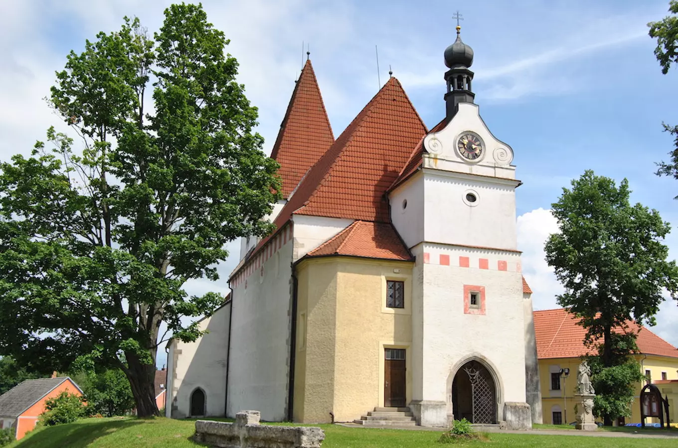 Kostel sv. Mikuláše v Horní Stropnici