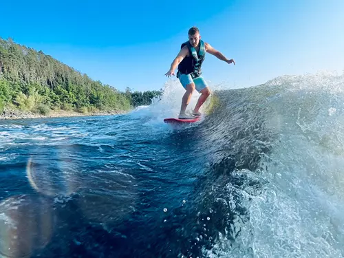 Wakesurfing na Orlické přehradě