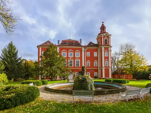 Barokní zámek Dětenice v Českém ráji