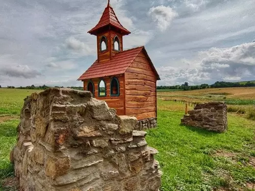 Zážitková stezka Via Mariana u obce Štěměchy