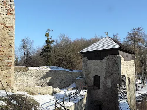 Prezence soutežících zacne v 9:30 na velkém parkovišti u zoo