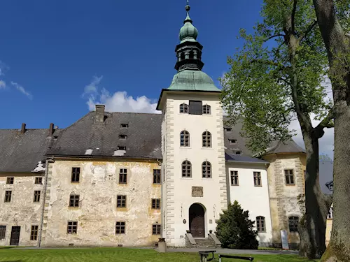 Zámek Janovice u Rýmařova – uzavřen z důvodu rekonstrukce