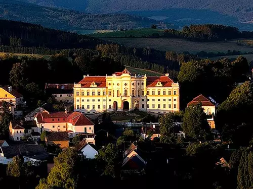 Barokní zámek Týnec u Klatov