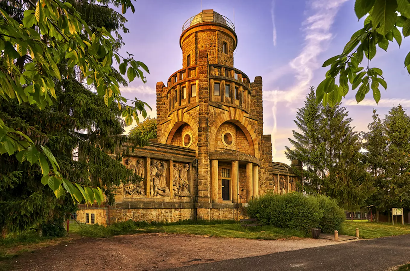 Masarykova věž samostatnosti s hvězdářskou kupolí v Hořicích