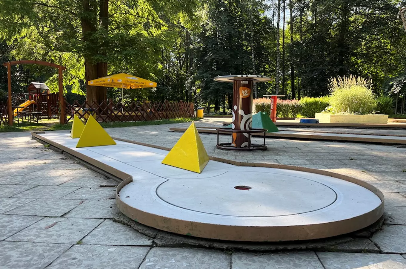 Minigolf Bělský les