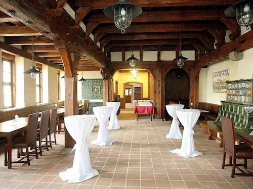 V prostorách, kde se dnes nachází Hradní vinárna, vybudovala první jídelnu nemecká armáda