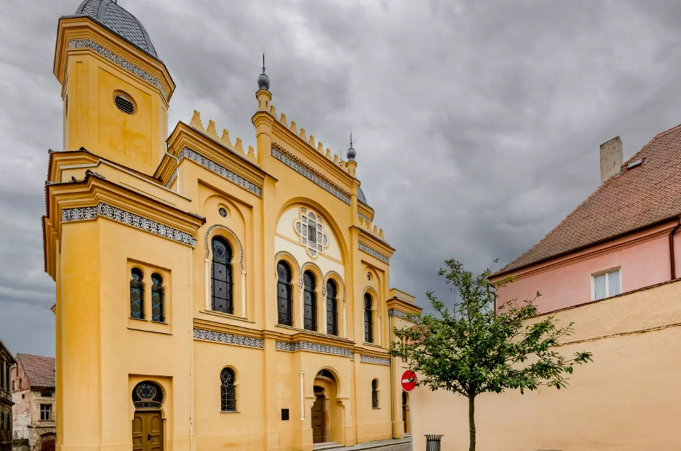 Žatecká synagoga se po letech chátrání otevírá