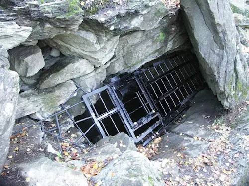 vchod do jeskyne