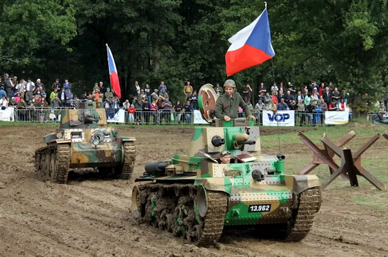 Tankový den v Lešanech představí Leopard 2 i výcvik armádních psů
