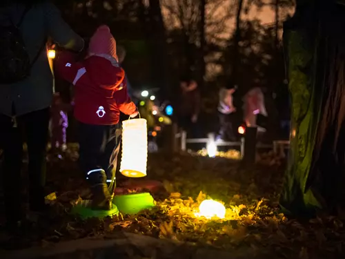 Uspávání zahrady a lampionová dílna