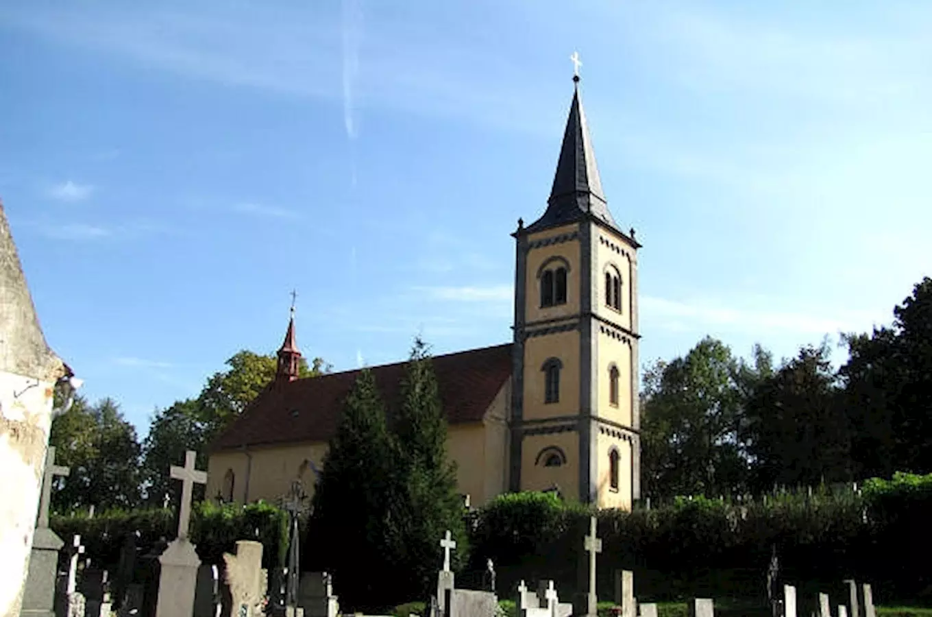 Kostel Proměnění Páně se hřbitovem na vrchu Malšička ve Volyni