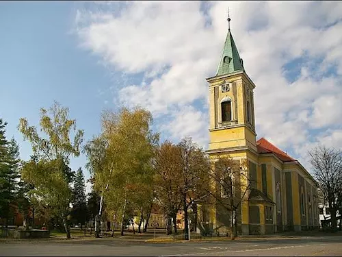 Kostel sv. Vavřince v Ronově nad Doubravou 