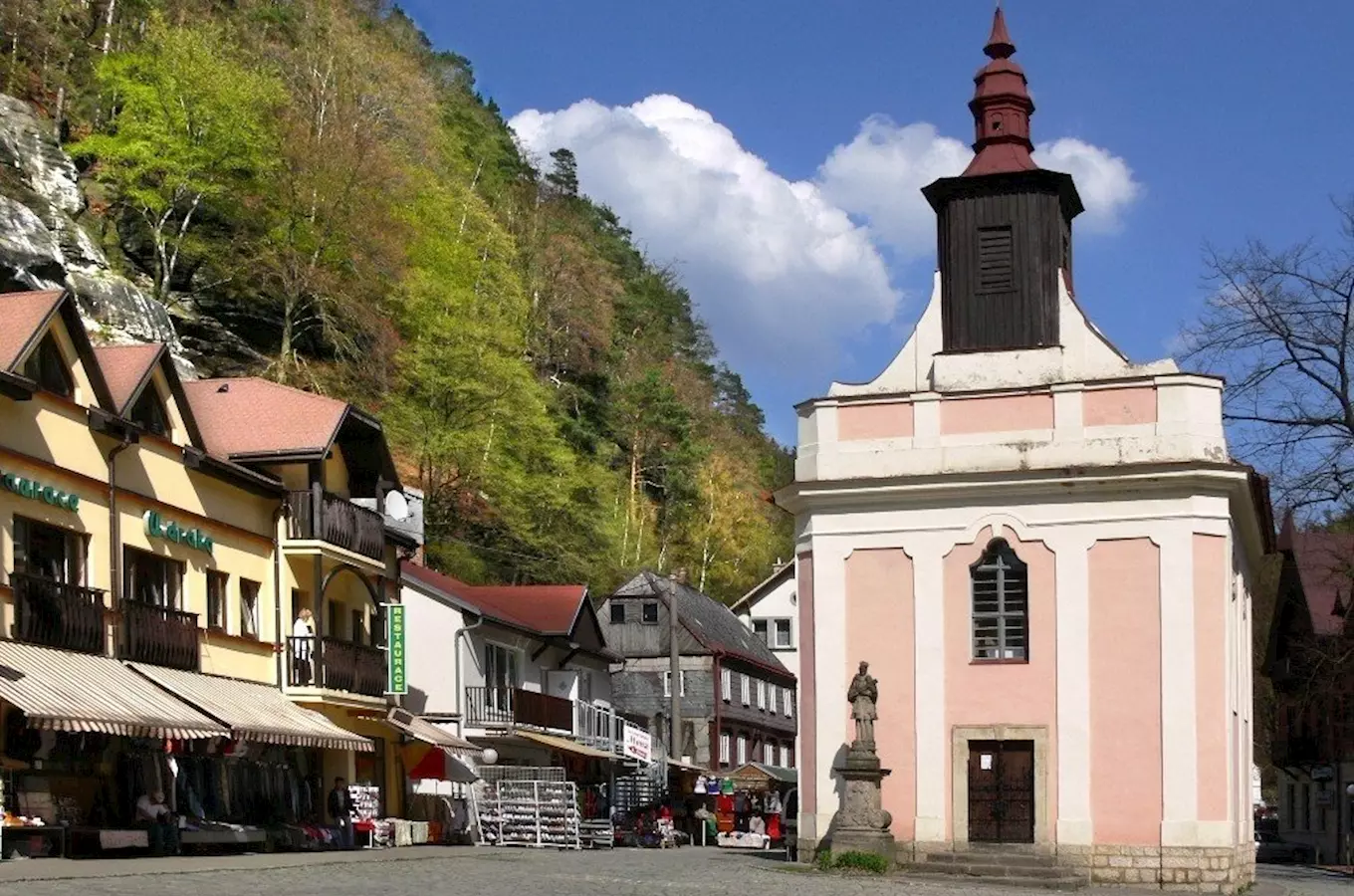 Kostel sv. Jana Nepomuckého v Hřensku