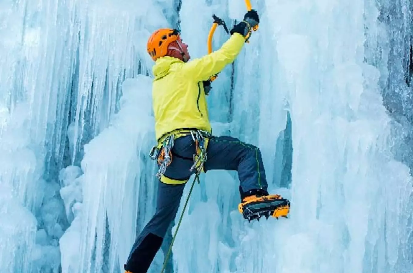 Zažijte adrenalinový zážitek a zdolejte ledovou stěnu na Černém Mostě