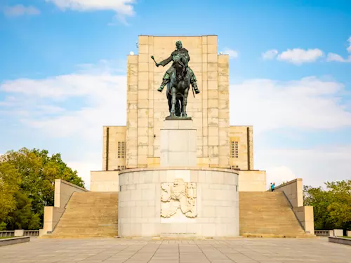 Národní památník Vítkov, Kudy z nudy