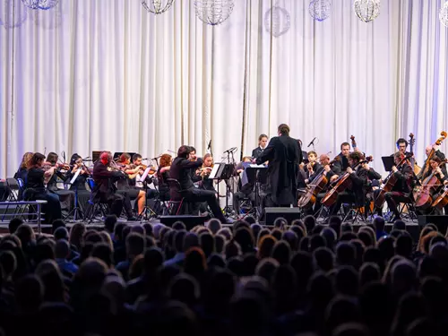 Koncert filmové hudby v jízdárně zámku Valtice